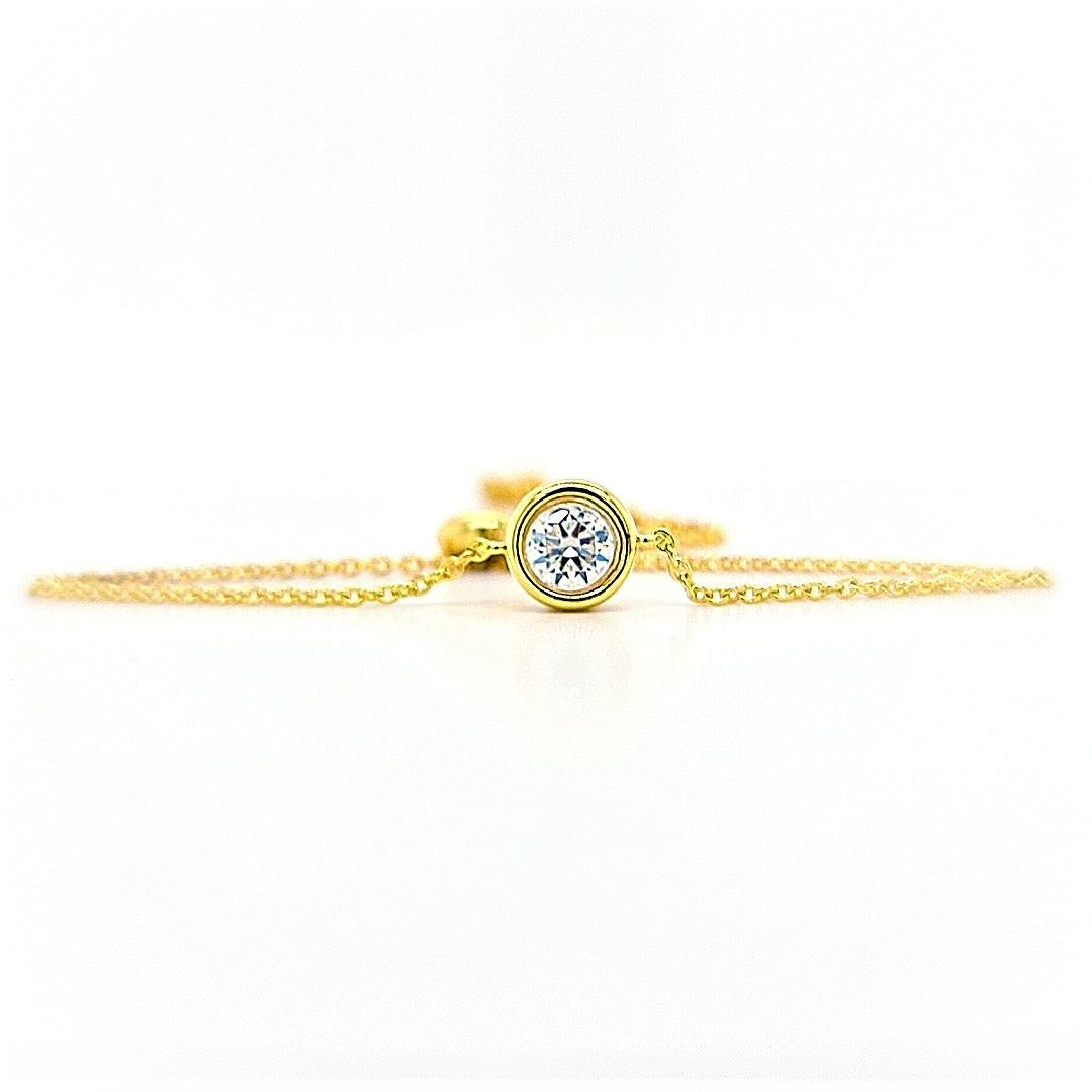 Round Cut Bezel Bracelet in Yellow Gold