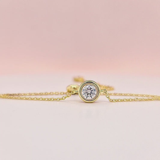 Round Cut Bezel Bracelet in Yellow Gold