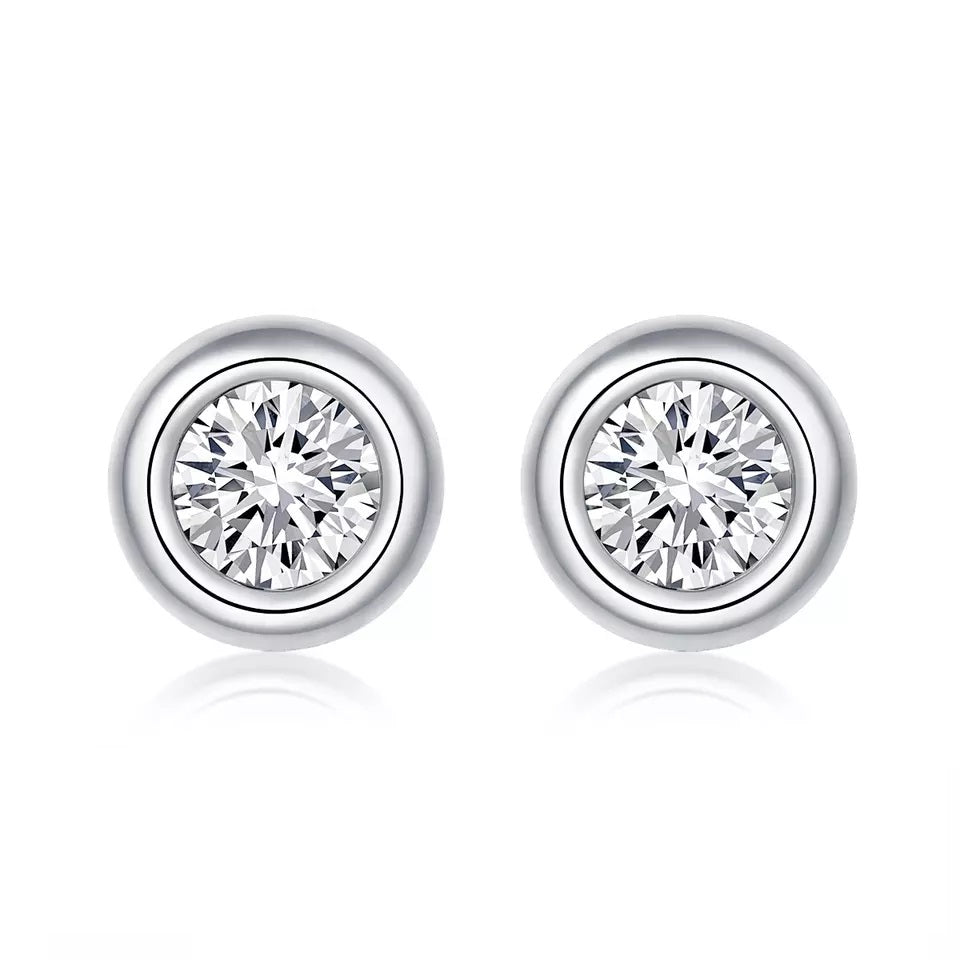 2 Carats tw Round Cut Studs in Silver